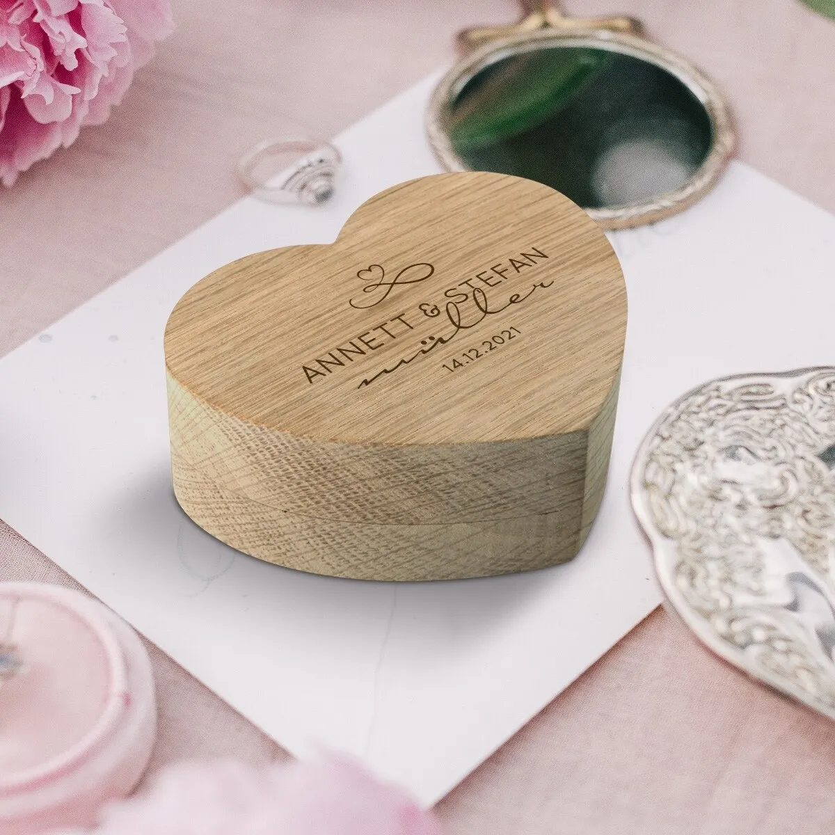 Hochzeit Herz Ringbox Eichenholz - Schwungschrift