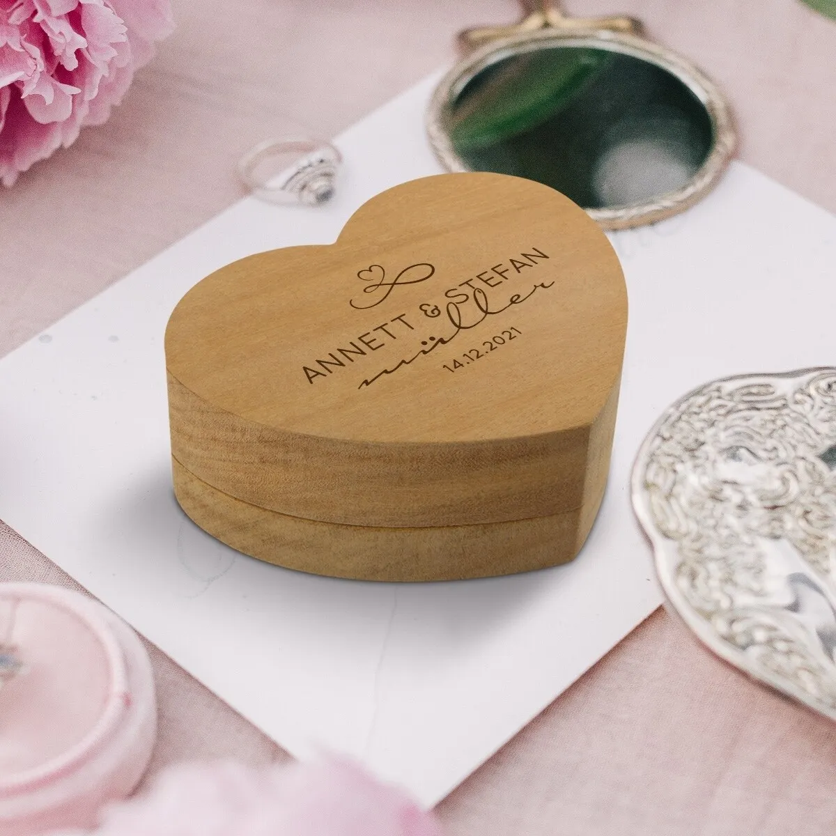 Hochzeit Herz Ringbox Garapa Holz - Schwungschrift